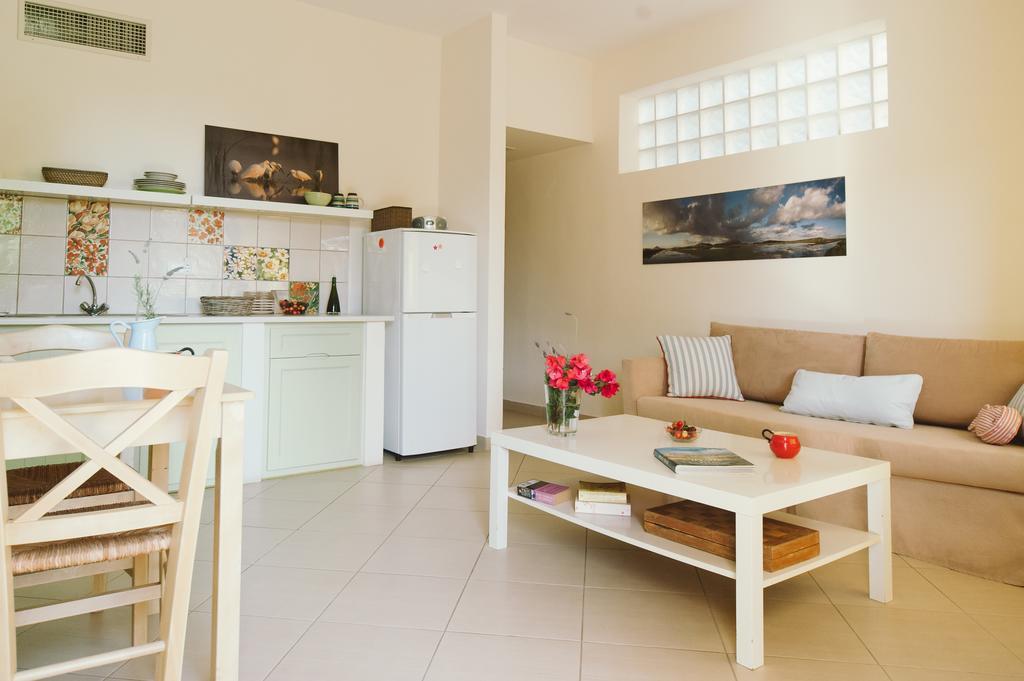 Mylos Apartments Gialova Oda fotoğraf